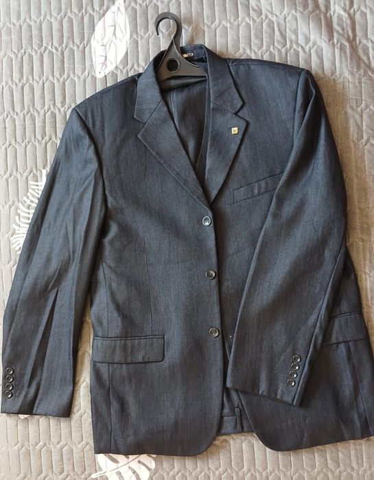 Костюм мужской  .