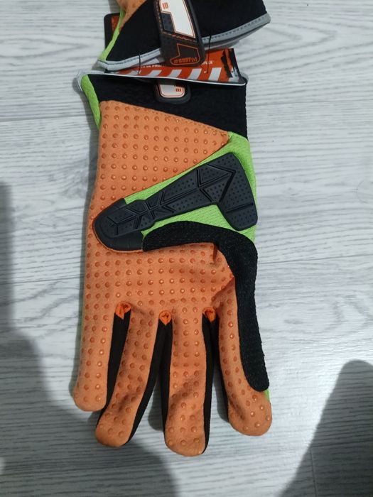 Перчатки для разных целей работ