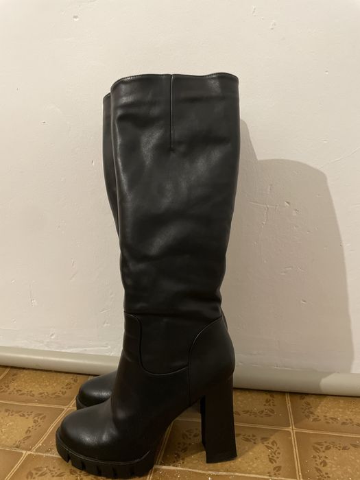 Женская обувь каблук. надела 1 раз состояние отличное