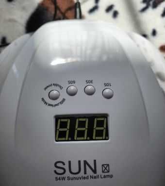 Лампа за печене на маникюр