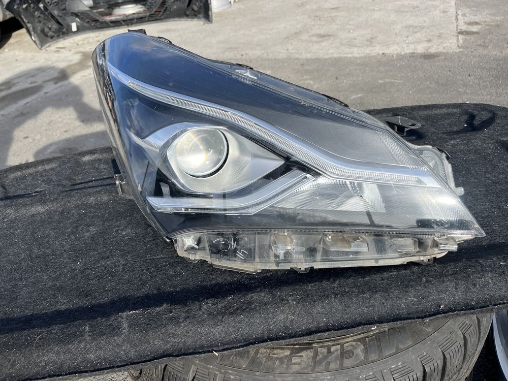 Фар Toyota Yaris 3 бр