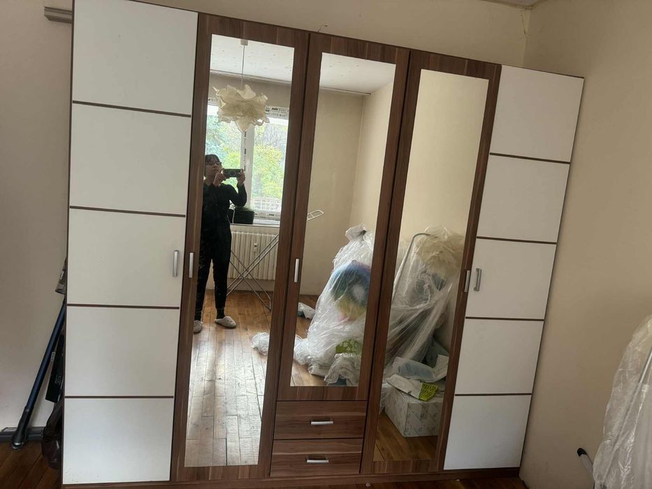 Петкрилен гардероб