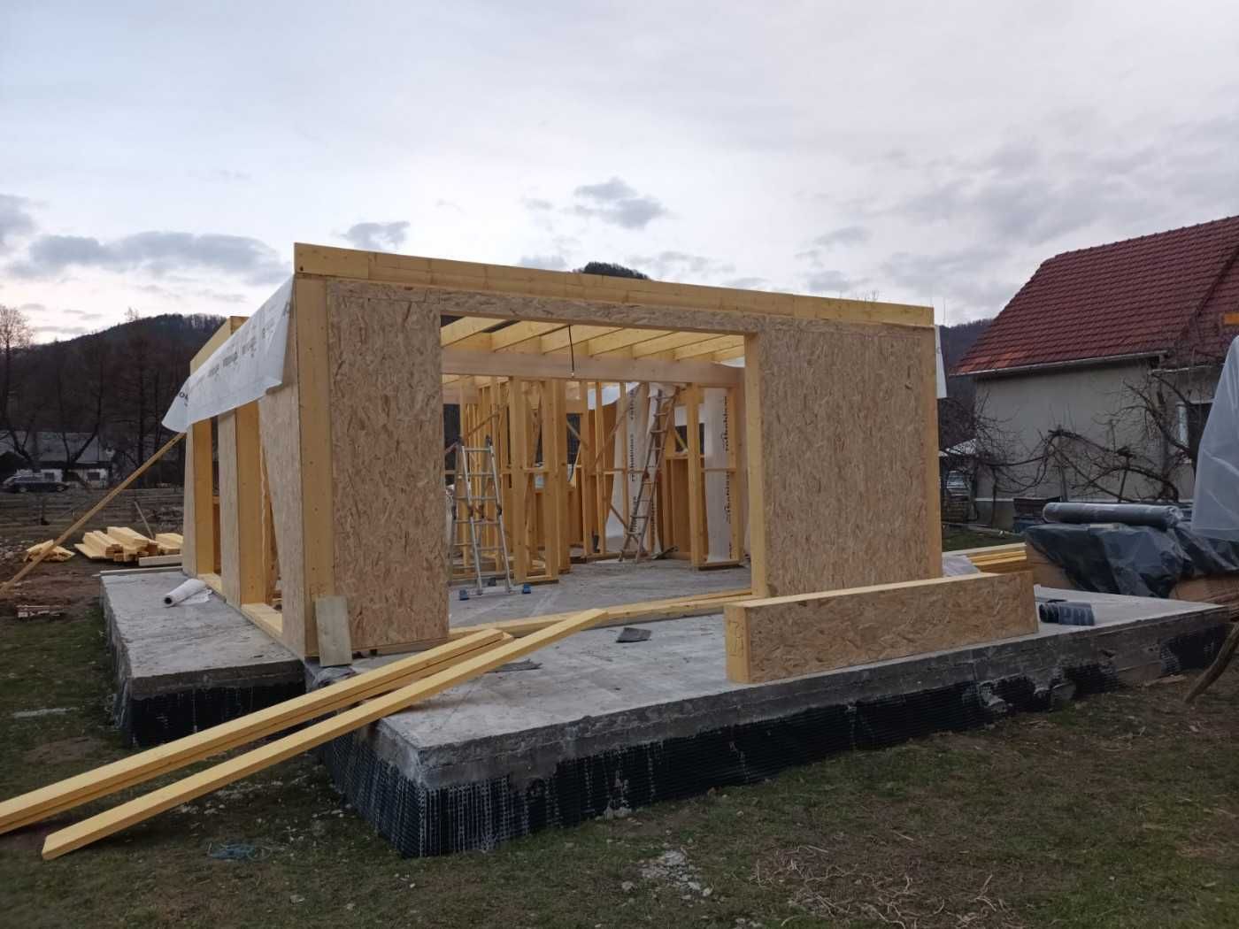 Cabana stil A-Frame, casa, terase si foisoare din structura de lemn