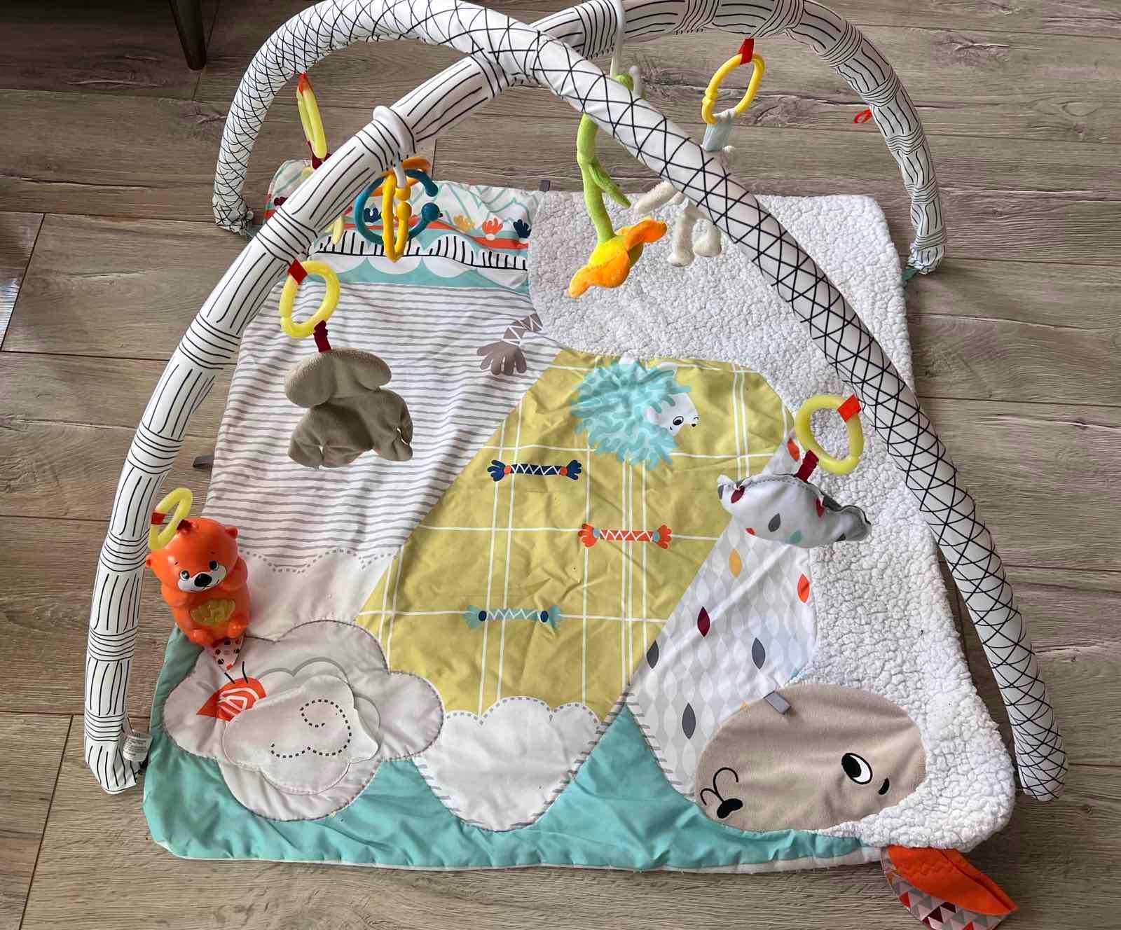 Fisher Price Активна гимнастика + Възглавничка + Музикална играчка