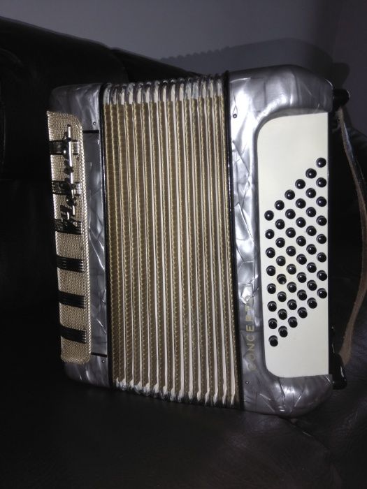 Акордеон Hohner 48 баса