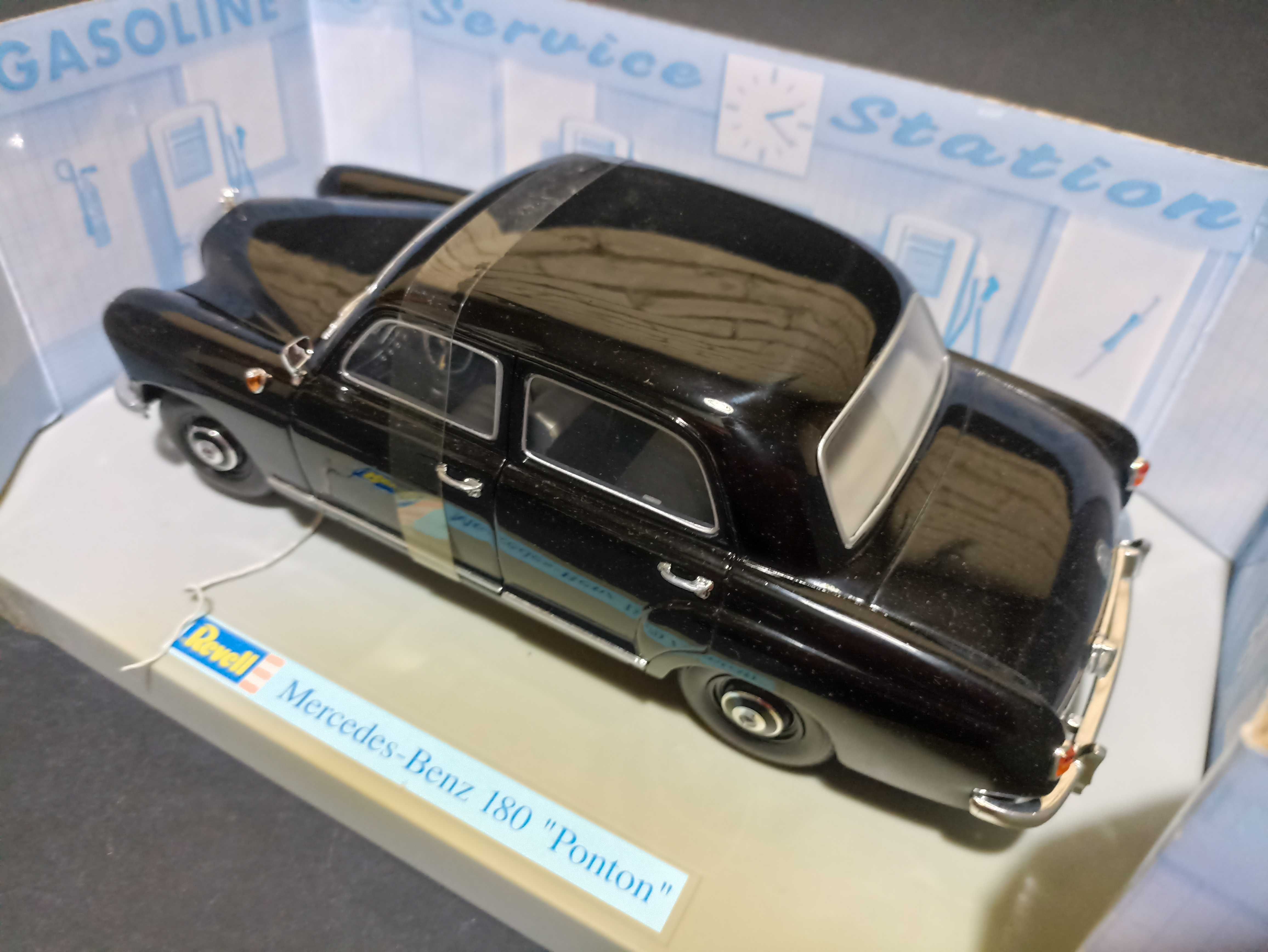 Macheta Revell 1:18, Mercedes Benz 180 Ponton