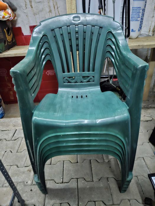 Scaune de gradina / terasa din plastic verde