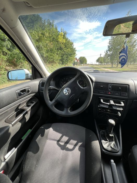 VW Golf 4 • 1.4 benzină • 2002 • Germania • Cârlig