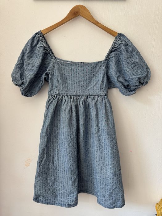 Rochie levi’s cu maneci bufante