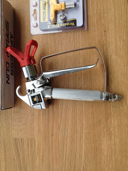Pistol pentru pompa de zugravit vopsea lavabila airless