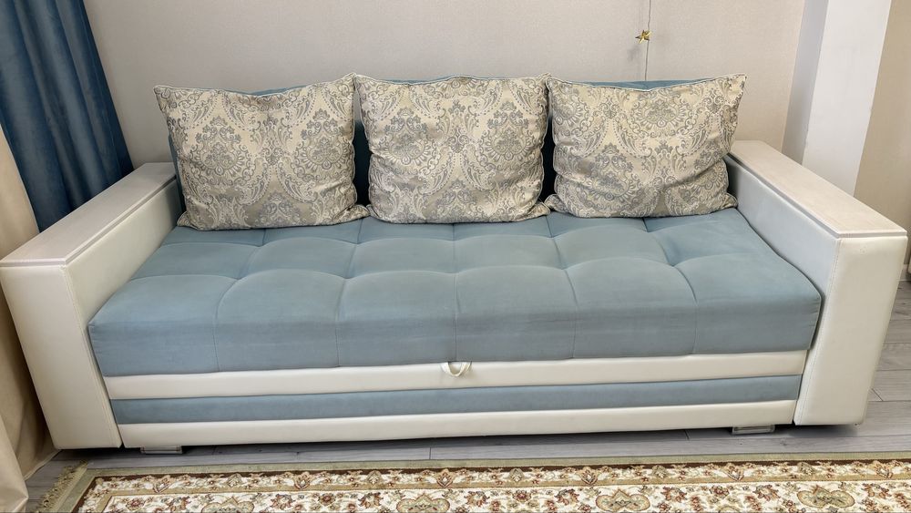 Продам диван 1-2. В хорошем состоянии.