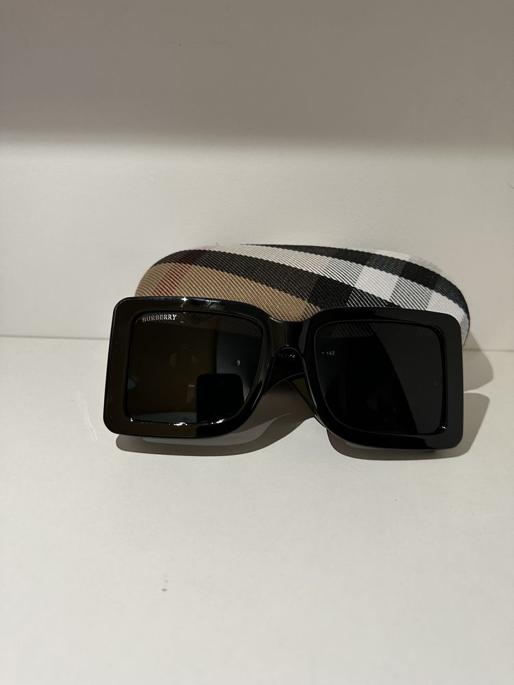 Burberry слънчеви очила
