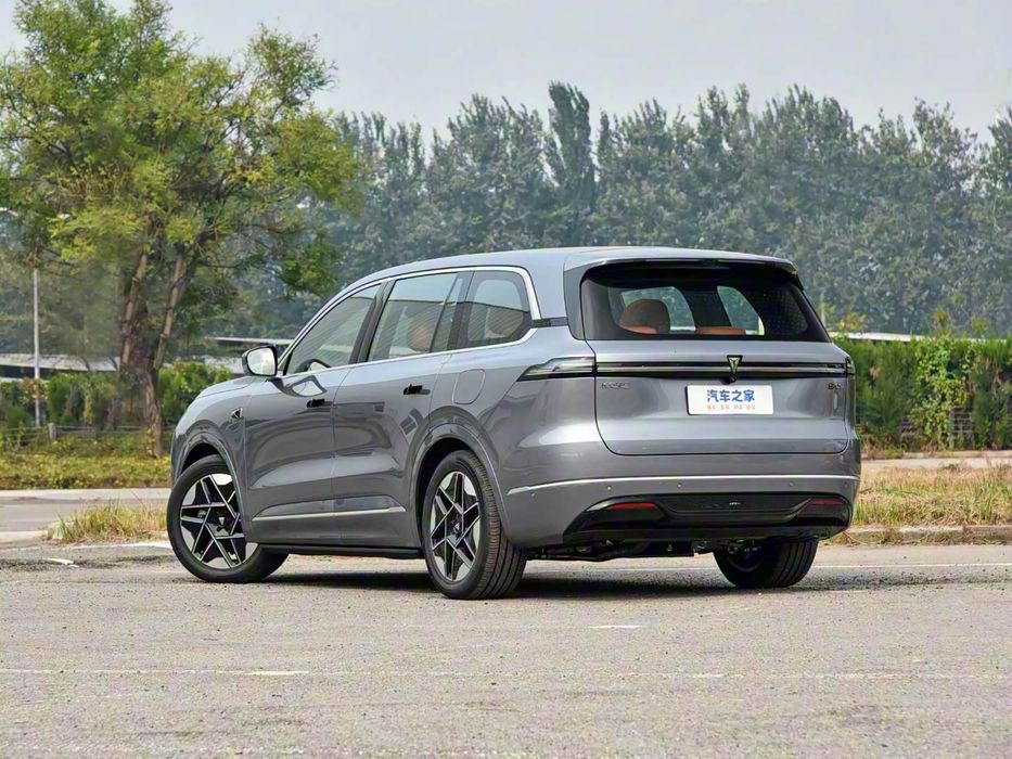 Deepal S09 AWD полный привод в наличии 6 местный кроссовер