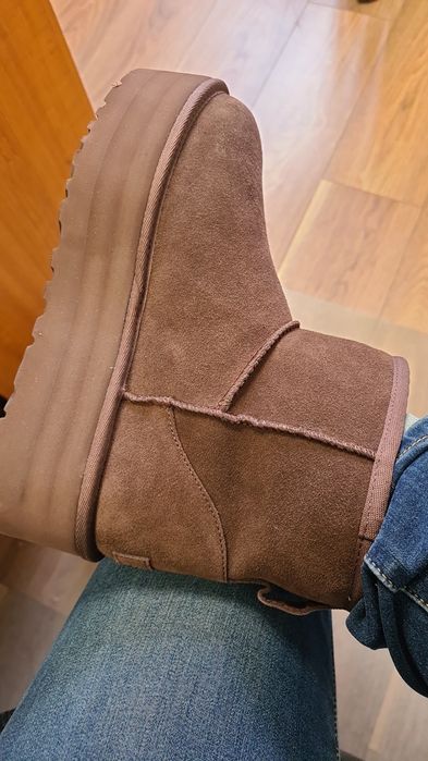 Ghete UGG Classic cu platforma