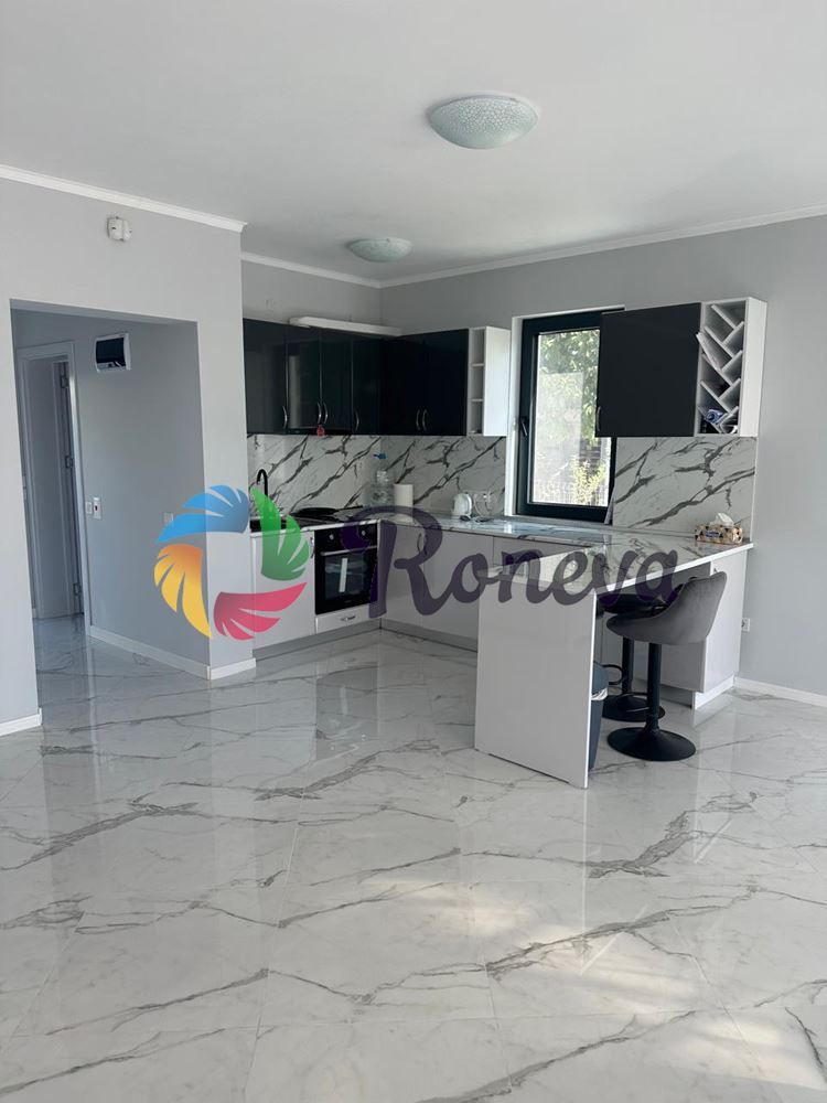 Дава се под наем Къща в к.к. Св.Св. Константин и Елена - 100 кв.м за 1900 € - Снимка #3