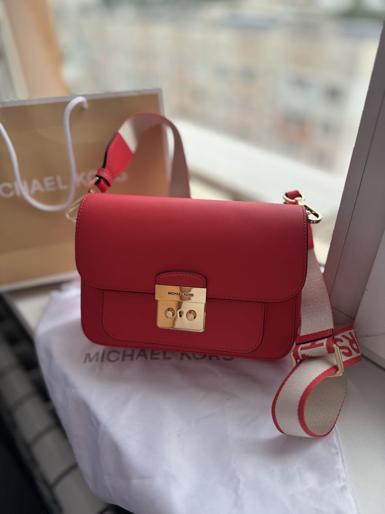 Продам новую сумку Мichael kors срочно