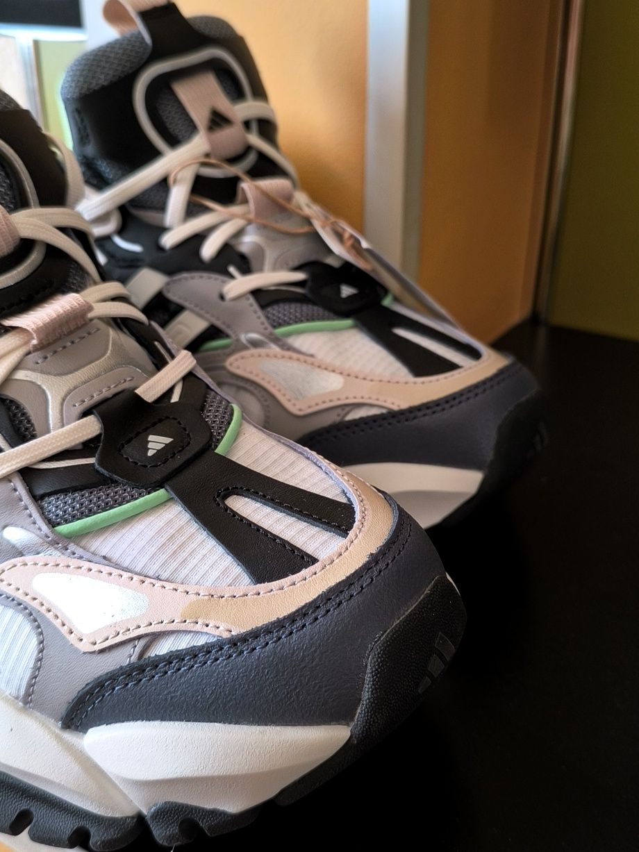 Эксклюзивные и футуристические  кроссовки Adidas Vento XLG  Deluxe