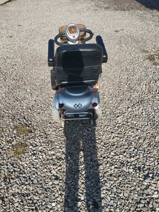 Vând scuter electric pentru persoanele cu dizabilități