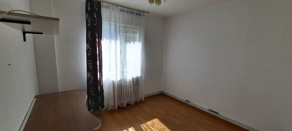 PF închiriez apartament cu 3 camere semidecomandat 48mp Mănăștur