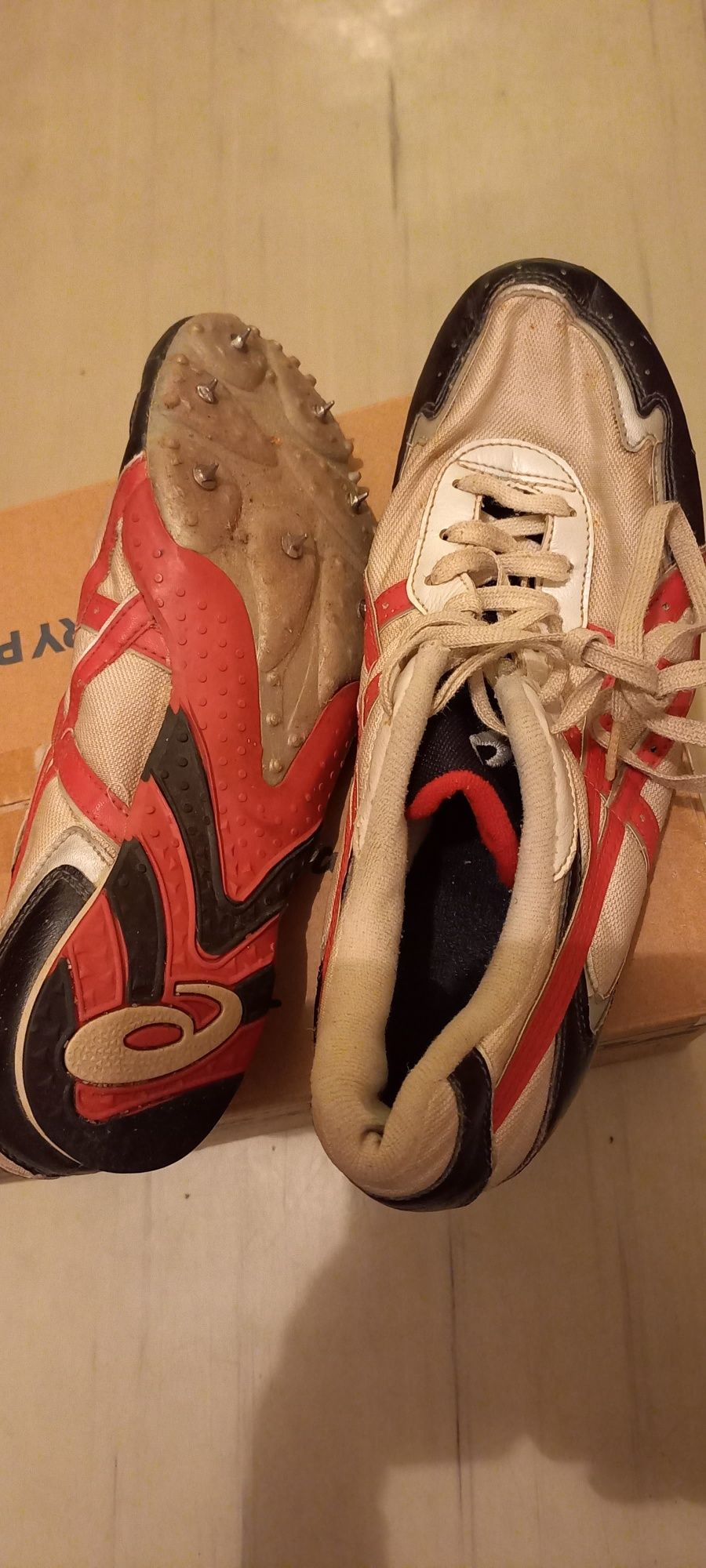 Шпайкове лека атлетика ASICS