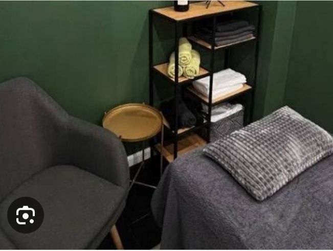 Массажист только выезд 8000тг классический лечебные , точечный