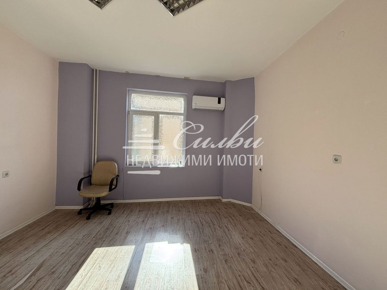 Дава се под наем Магазин в Шумен, Център - 20 кв.м за 102 € - Снимка #1