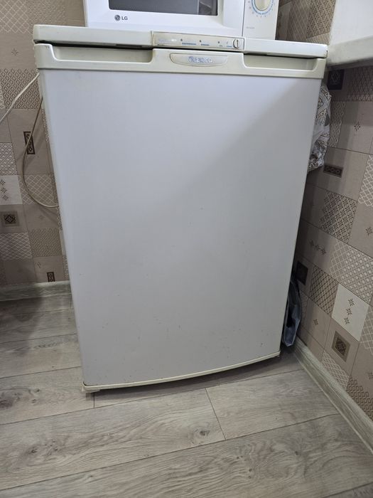 Продам б/у морозильную камеру