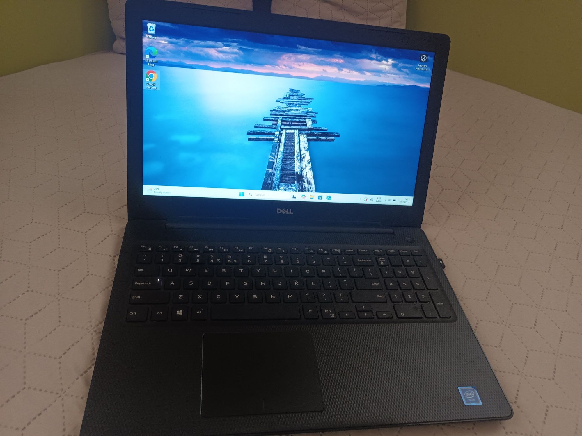 Продавам лаптоп Dell inspiron +2 подаръка