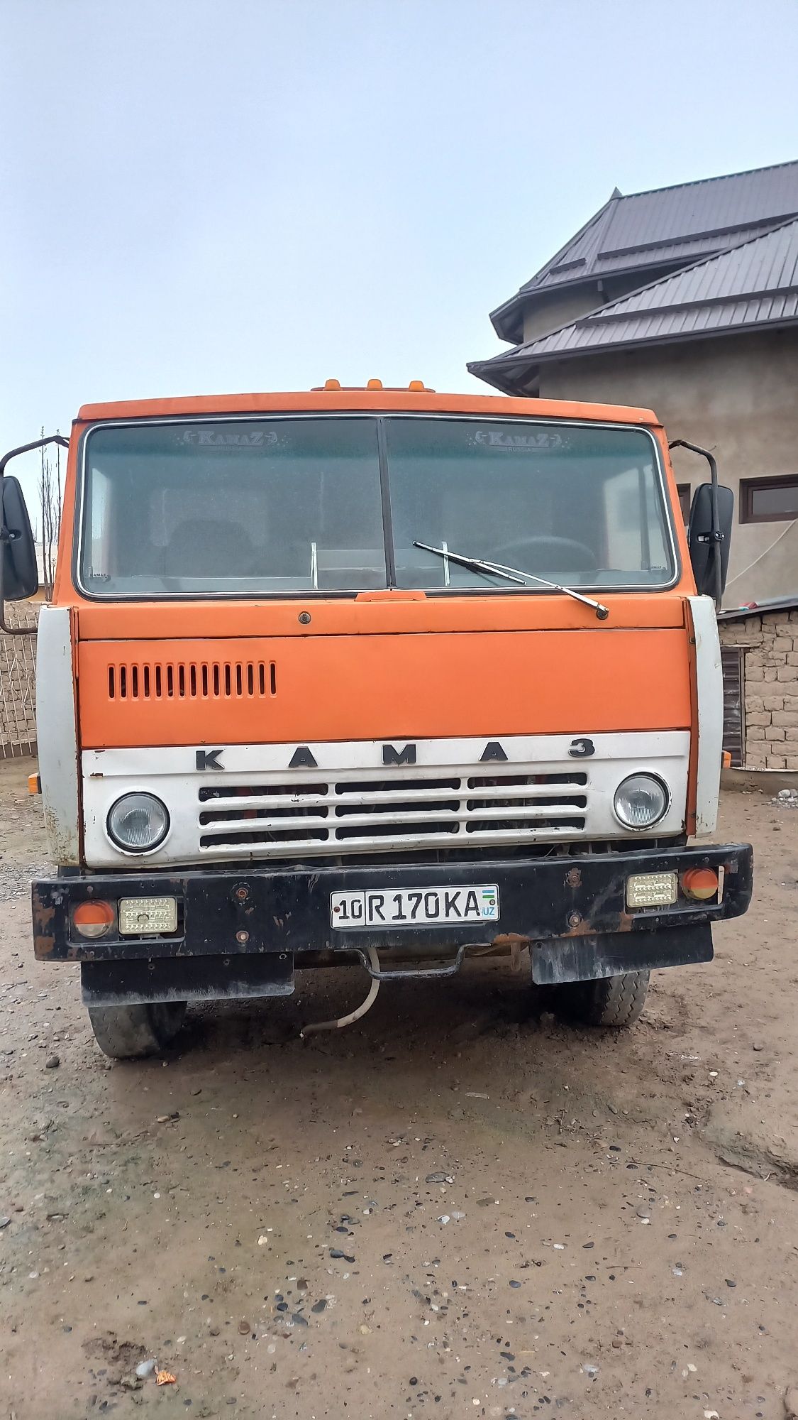 Kamaz sotiladi. Hamma joyi yaxshi.