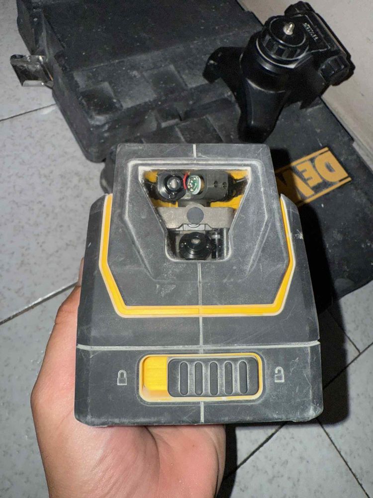 Лазерен нивелир DeWalt