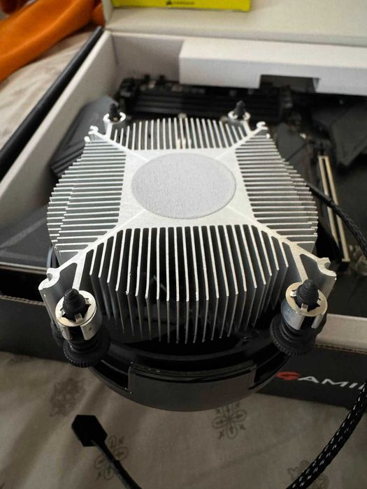 Дъно + рам + процесор (MSI B550 + R5 5600 + 32GB DDR4 3600MHZ)