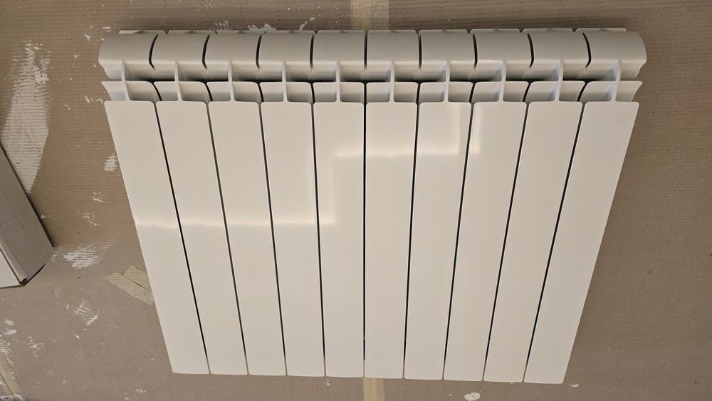 Продавам алуминиев радиатор Global vox 600