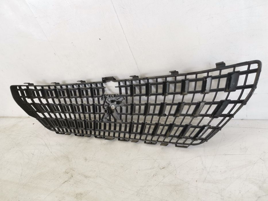 Предна радиаторна решетка Пежо / Peugeot 2 Оригинална, в добро състоян