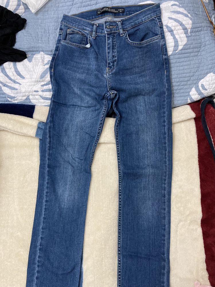 Продаются женские джинсы
