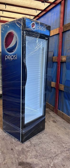 Vitrina frigorifica verticala cu o usa din sticla