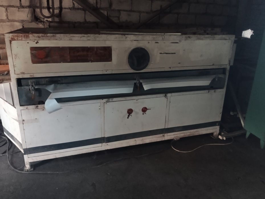 Продам мембрано вакуумный пресс б/у,  размер для пленки 2400 мм .