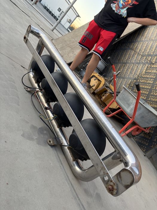 vand proiectoare camion 24V + bull bar