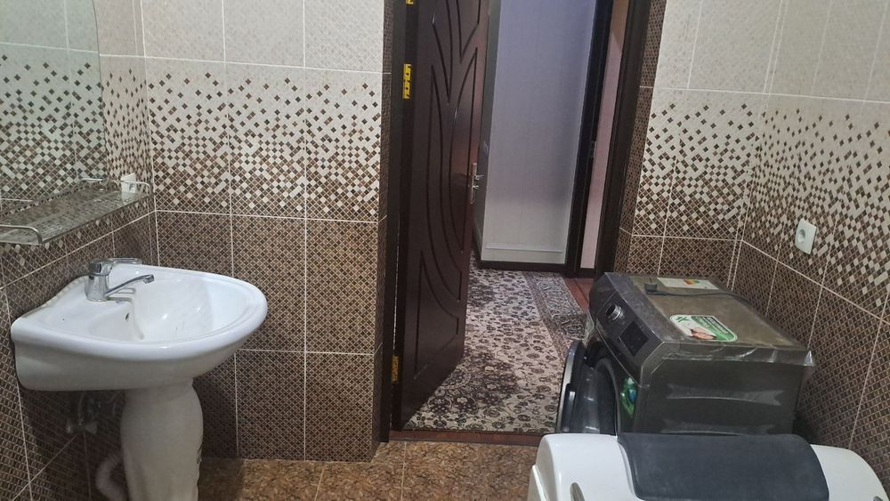 Стадион кучада 3хонали кв 300$га ижарага берилади