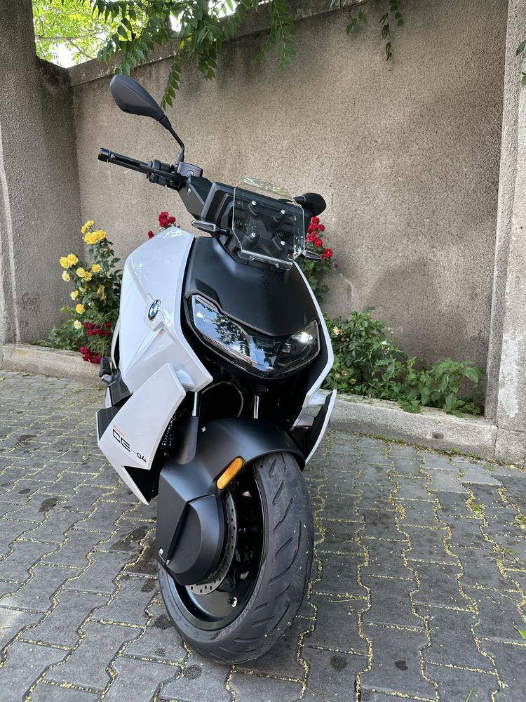 BMW CE 04 scuter electric NOU!
