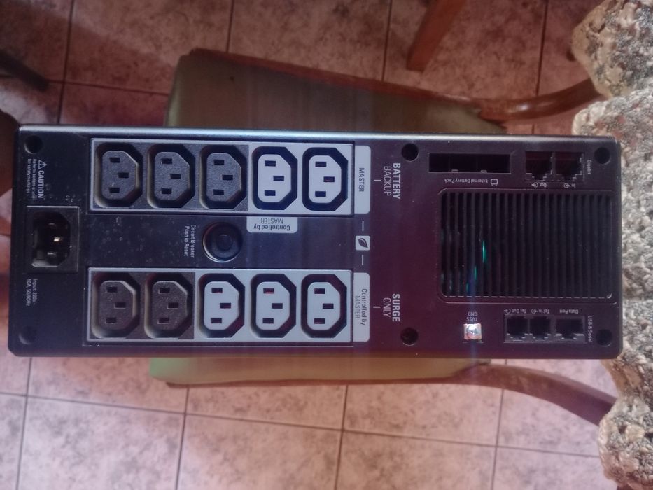 Продавам UPS Blak Pro 1500