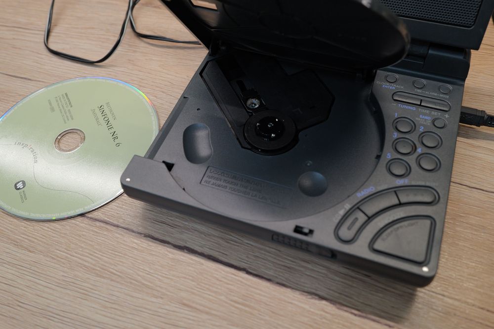 Sony ICF-CD1000 stare perfecta radio cu cd player si ceas alarma