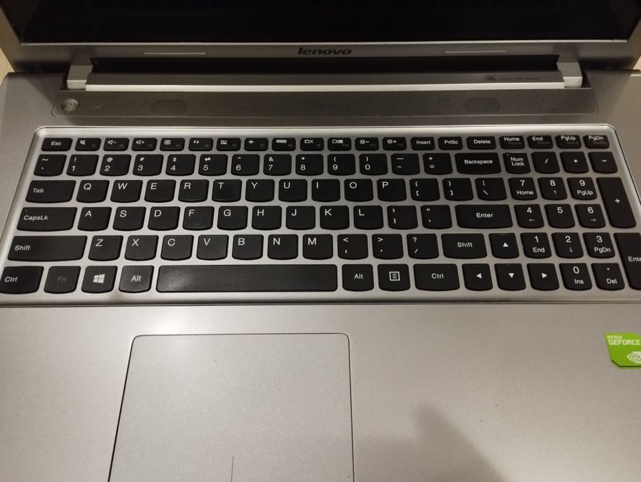 Лаптоп  Lenovo 17 '' Idea PadZ710