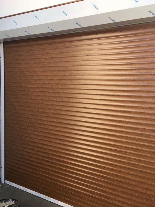 Uși de garaj tip rulou