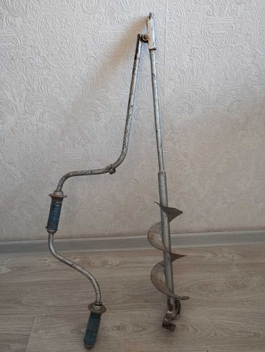 Ледобур для зимней рыбалки