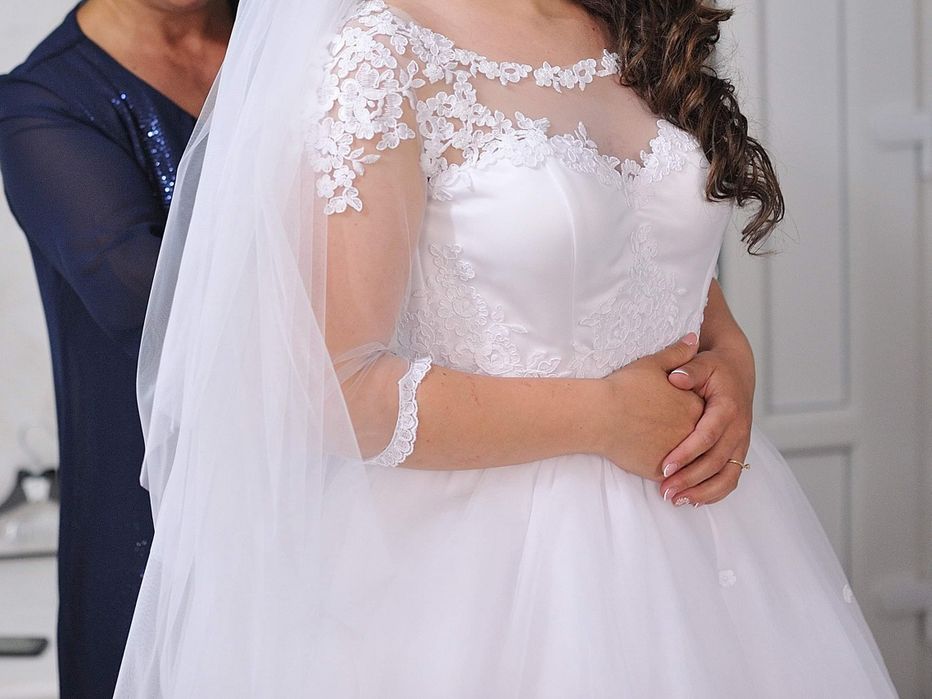 Rochie de mireasă cu volane