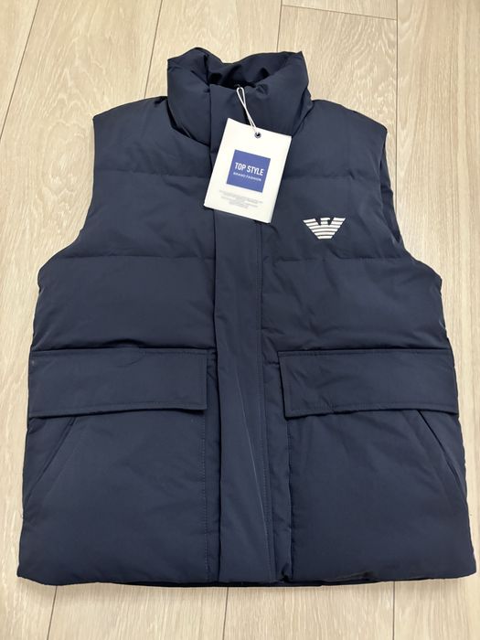 Жилетка армани размер L нова