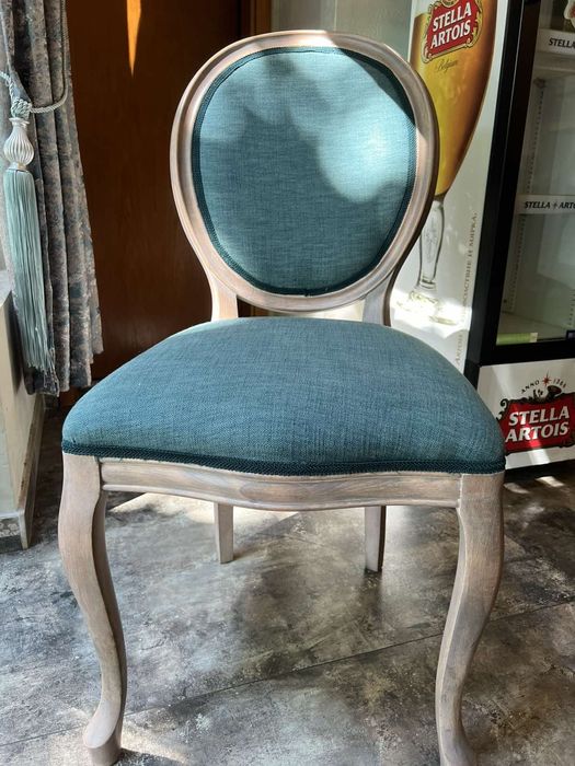 Стол масив в зелено