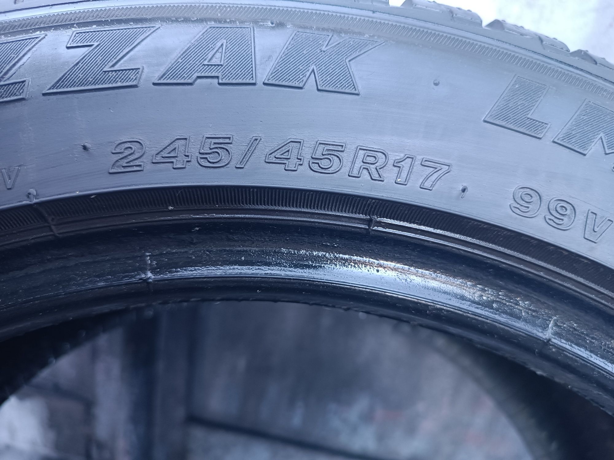 245/45/17 Bridgestone
