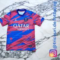 Vând tricou fotbal PSG Messi Paris-Saint-Germain