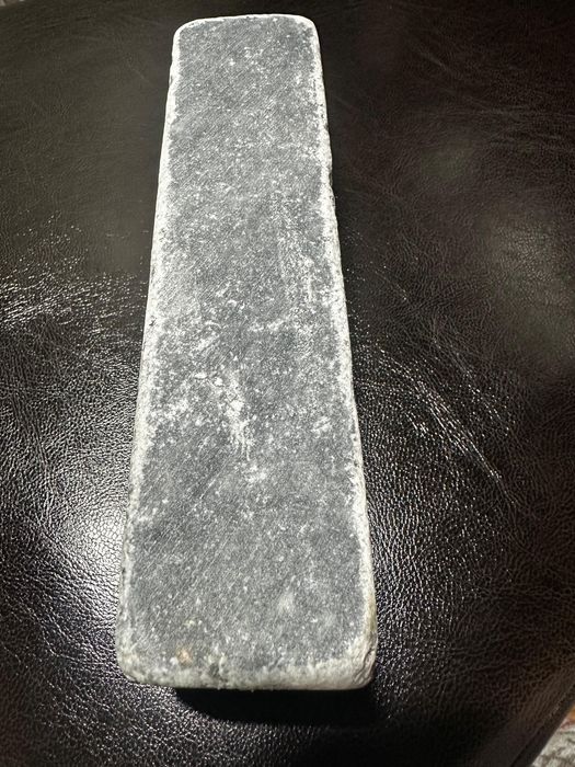 Pavaj din marmura masivă antichizata